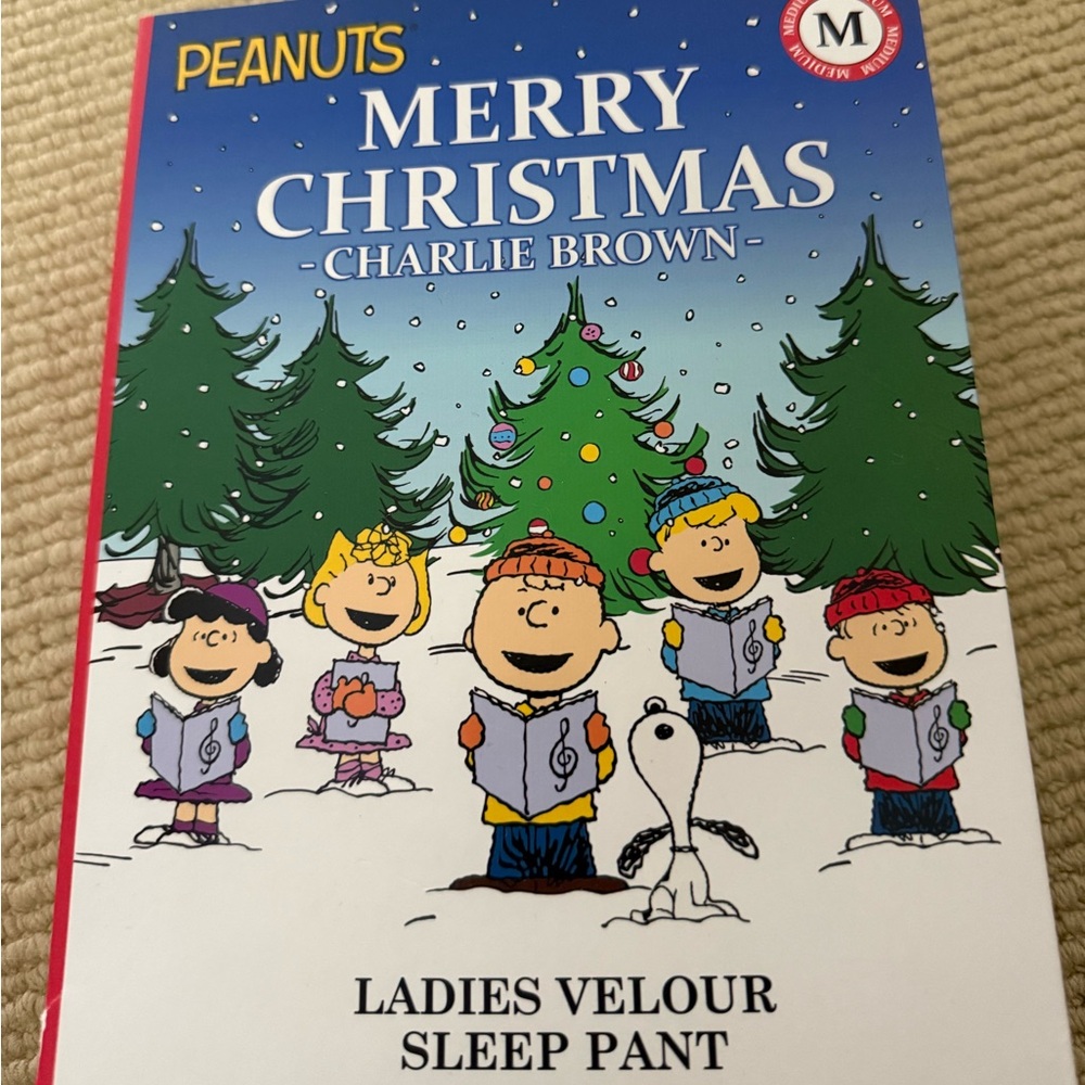 Peanuts pink and green Snoopy Holiday Gift Set